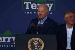 Cựu bác sĩ Nhà Trắng đặt nghi vấn sức khỏe Tổng thống Biden