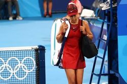 Naomi Osaka bị loại khỏi Olympic Tokyo sau 1 giờ thi đấu