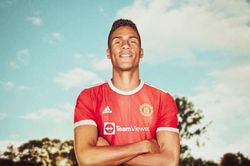 MU hoàn tất cú áp phe chuyển nhượng Raphael Varane
