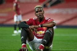 Man United phải bán Pogba