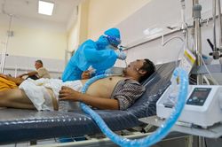 Hà Nội có thêm 12 người dương tính với nCoV