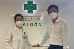 Quỹ Nguồn sống Việt gửi tặng hơn 12.000 khẩu trang đến các bệnh viện tuyến đầu điều trị bệnh nhân Covid-19 tại TPHCM