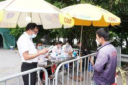 Hà Nội chỉ đạo thống nhất mẫu giấy tờ cho người ven đô vào nội thành làm việc