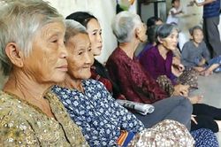 Nỗi lo tự chủ kinh tế ở 'tuổi xế chiều'