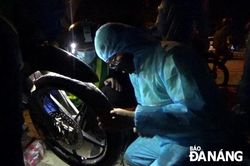 Đội sửa xe đặc biệt nơi cửa ngõ thành phố