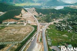 Chấp thuận nghiệm thu công trình đường Hồ Chí Minh đoạn La Sơn - Hòa Liên