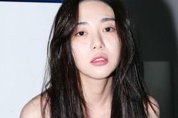 Nữ ca sĩ Kwon Mina (AOA) tiếp tục tự tử tại nhà riêng