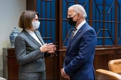 Bất ngờ thông báo gặp mặt thủ lĩnh đối lập Belarus, Tổng thống Mỹ: Tôi vinh dự...