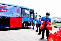 'Xe buýt siêu thị 0 đồng' phục vụ hơn 1.700 công nhân ở Hà Nội