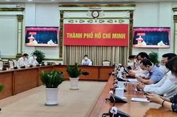 Bộ trưởng Y tế cùng lãnh đạo 10 bệnh viện lớn nhất nước vào TP.HCM chống dịch