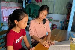 Cô học trò nghèo Nghệ An lọt Top 10 khối C toàn quốc