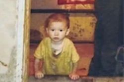 Bé trai 2 tuổi bị mẹ bỏ bê phải sống với dê từ thuở lọt lòng, đến khi được ứng cứu đã thân tàn ma dại, hành xử như loài vật