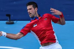 Djokovic lọt vào 2 trận bán kết Olympic trong một ngày