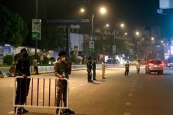 Campuchia đóng biên giới với Thái Lan, Phnom Penh lại bị giới nghiêm