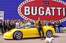 Siêu xe Bugatti cũ của tay đua lừng danh thế giới ngập trong nước lũ ở Đức