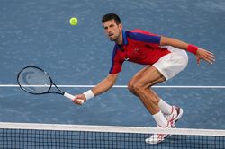 Alexander Zverev khiến Novak Djokovic vỡ mộng 'Golden Slam'