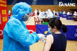 Sở Y tế kêu gọi đội ngũ y tế về hưu hỗ trợ chiến dịch tiêm vắc-xin phòng Covid-19