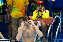 Vì sao Olympic cần nhân viên cứu hộ môn bơi?