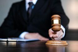 Tìm gái bán hoa lại dùng tiền giả, người đàn ông gặp kết đắng