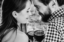 5 việc nên làm thường xuyên để mối quan hệ vợ chồng bền chặt