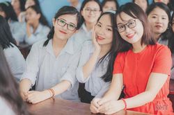 Nữ thủ khoa khối C ở Hà Tĩnh: 'Bố vất vả nên em phải nỗ lực học thật giỏi'!