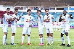 V.League 2021: 'Tiến thoái lưỡng nan'