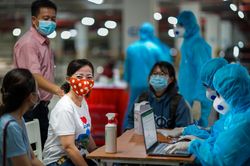 Thêm 16 người dương tính với SARS-CoV-2 tại Hà Nội