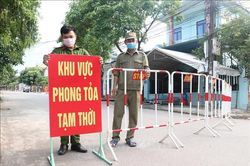 Chủ tịch phường bị tạm đình chỉ công tác vì để dịch bùng phát