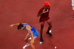 Vì sao 2 VĐV cùng giành HCV nhảy cao nam Olympic Tokyo?
