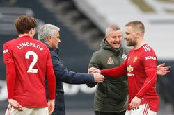 MU trọng thưởng cho Luke Shaw