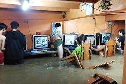 Cảnh tượng hãi hùng trong quán 'nghiện game'