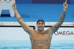 'Truyền nhân Michael Phelps' giành HCV thứ 4