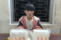 Bắt đối tượng người Điện Biên vận chuyển 2kg ma túy đá lúc sẩm tối