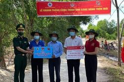 Chính trị - Xã hội Chính trị - Xã hội Khánh thành, bàn giao công trình 'Ánh sáng nông thôn mới'