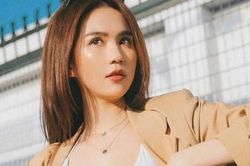 'Xịt máu mũi' với những tư thế của Ngọc Trinh khi chuyển nghề làm huấn luyện viên thể hình