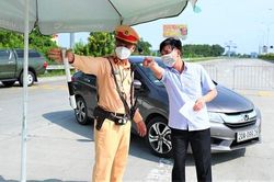 Người ra khỏi Hà Nội về các địa phương khác làm việc cần những giấy tờ gì?