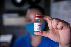 Thêm 1,18 triệu liều vaccine COVID-19 do COVAX hỗ trợ về Việt Nam