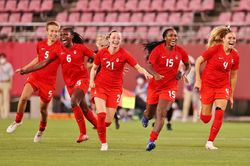 Đánh bại nhà đương kim vô địch thế giới Mỹ, tuyển nữ Canada vào chung kết Olympic 2020