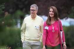 Chính thức ly hôn, vợ chồng tỉ phú Bill Gates vẫn làm việc chung ở Quỹ từ thiện