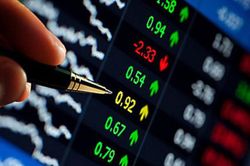 Nhóm chứng khoán bứt phá, VN-Index tăng hơn 18 điểm