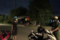 Công an dùng xe chuyên dụng, đưa bệnh nhân đột quỵ đi cấp cứu