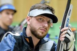 Chuyện thật như đùa ở Olympic Tokyo: VĐV bắn nhầm bia của đối phương, trúng hồng tâm