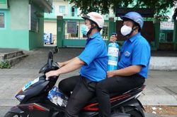 Người sáng lập ATM gạo làm tiếp ATM-Oxy giúp người bệnh ở Sài Gòn