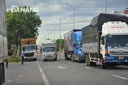 Tăng cường kiểm soát Covid-19 đối với các lái xe, người đi trên xe vận chuyển hàng hóa