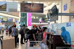 Vietnam Airlines 'tốc hành' đưa đoàn công tác của Bệnh viện Bạch Mai đến TP.HCM