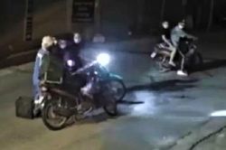 Nữ lao công bị cướp xe máy trong đêm ở Hà Nội