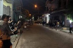 Chồng tẩm xăng rồi ôm vợ tự thiêu trong nhà riêng