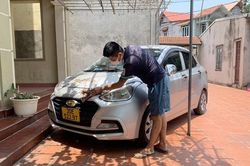 Tài xế xoay xở kiếm sống trong đại dịch