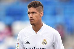 MU hưởng lợi thế nào nhờ Varane?