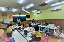 Vì sao nhiều trường vẫn quyết tăng học phí giữa dịch bệnh?